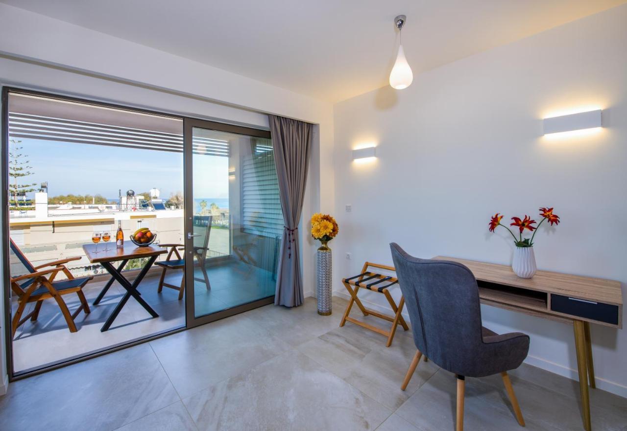 Lilium Luxury Suites Agia Marina Buitenkant foto